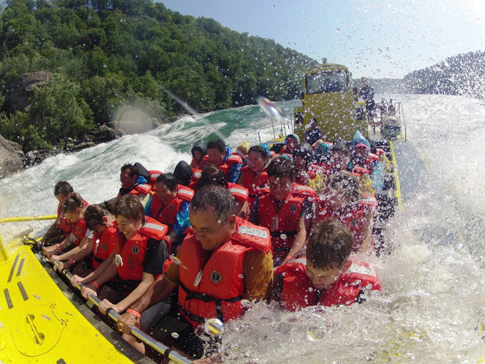 Niagara Falls jet boat tours